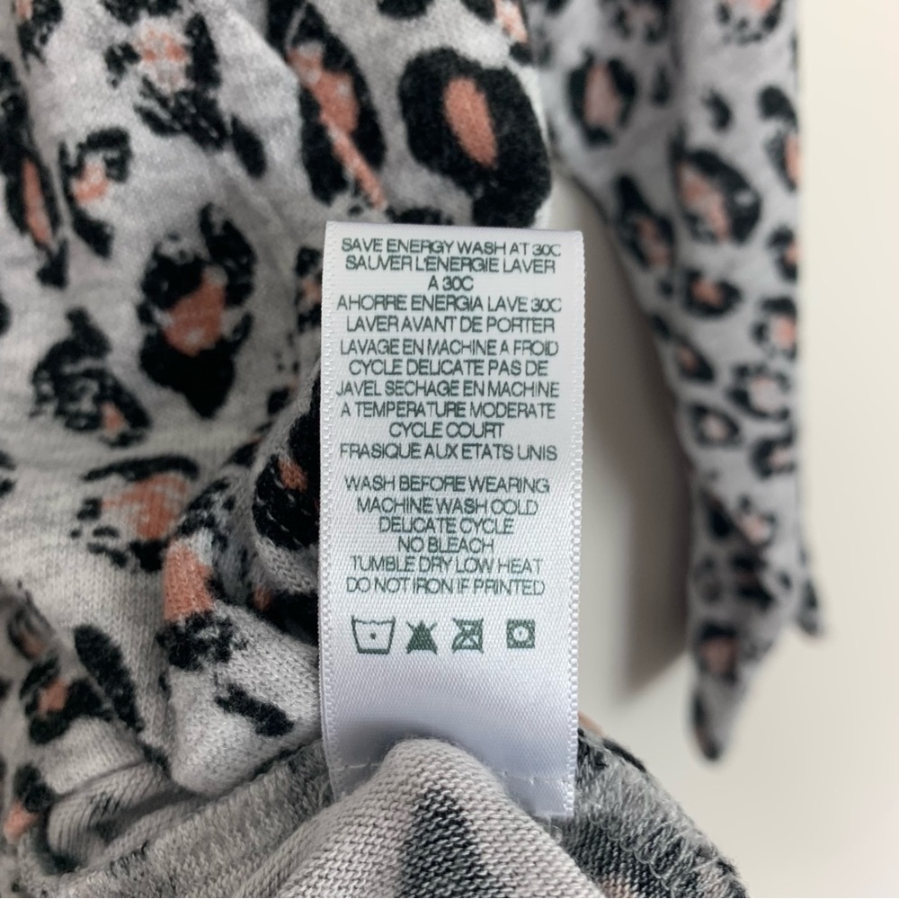 Sundry Draped Gray Leopard Print Hoodie Size Small - Picture 12 of 14